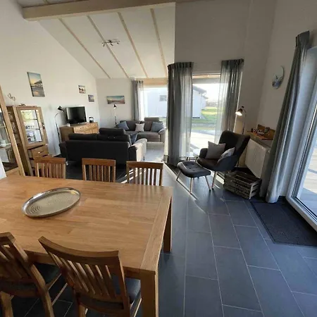 Holiday home G5 Mit Garten In Eckwarderhoerne